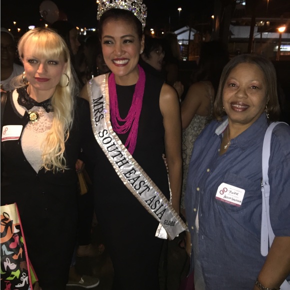 Today is Leggings day! Join our list to be notified when we go live! - Picture 17 of 17